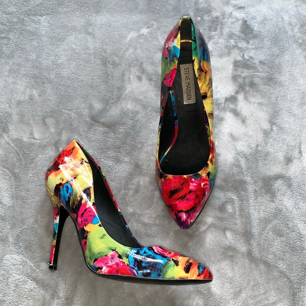 Steve Madden. Multi Color Floral Heels.